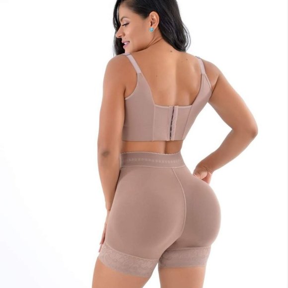 SHORT LIFTS BUTTOCKS WITH TUMMY CONTROL and TWO FRONT HOOK CLOSURE - Picture 1 of 6